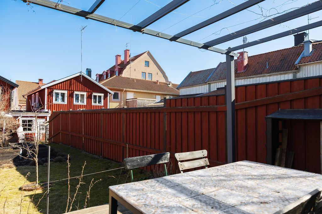 Ca 200 m2 tomt på samfällighet tillsammans med en granne