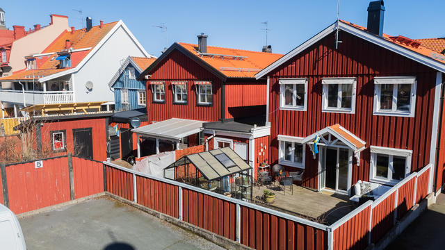 Insynsskyddad oas mitt i stan