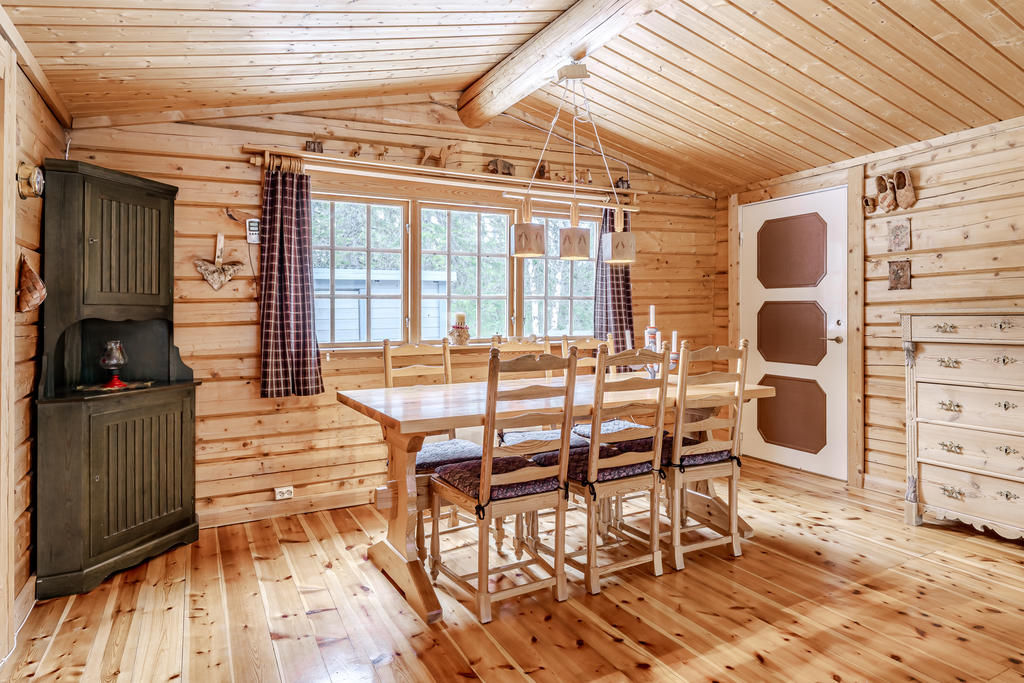 Matplatsen rymmer ett bord för många. 