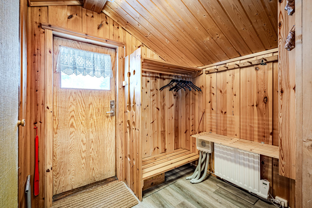 Hall med plats för utekläder.
