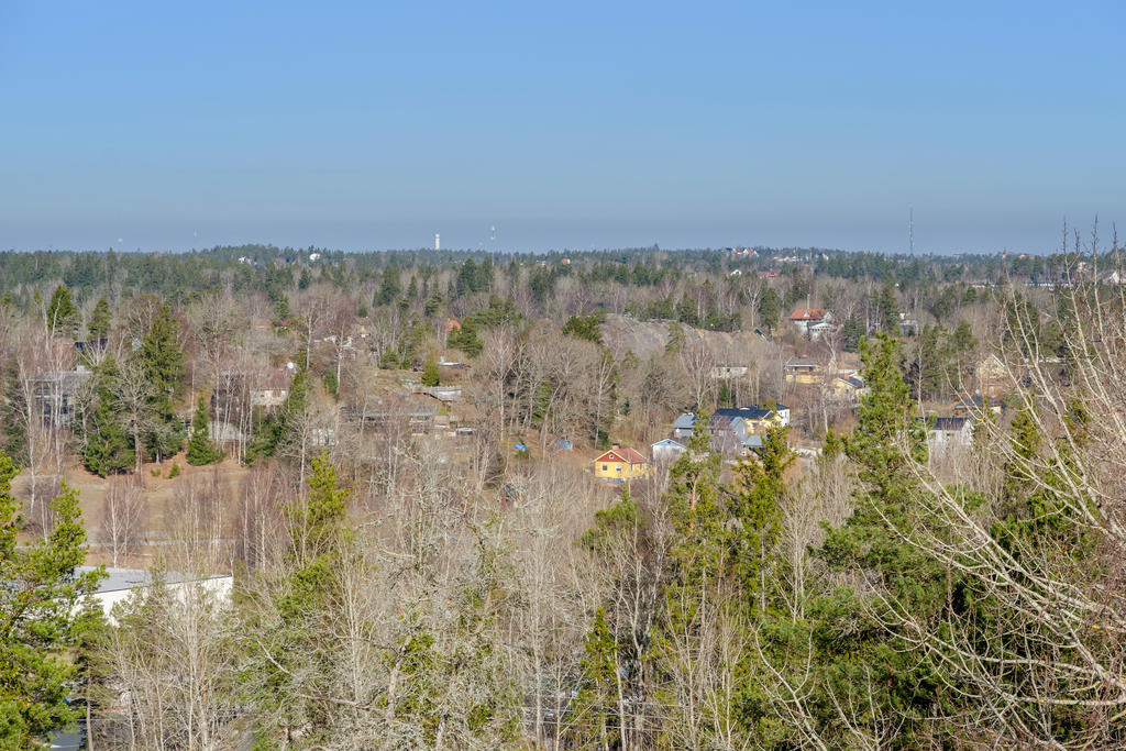 Utsikt från sovrum och kök!