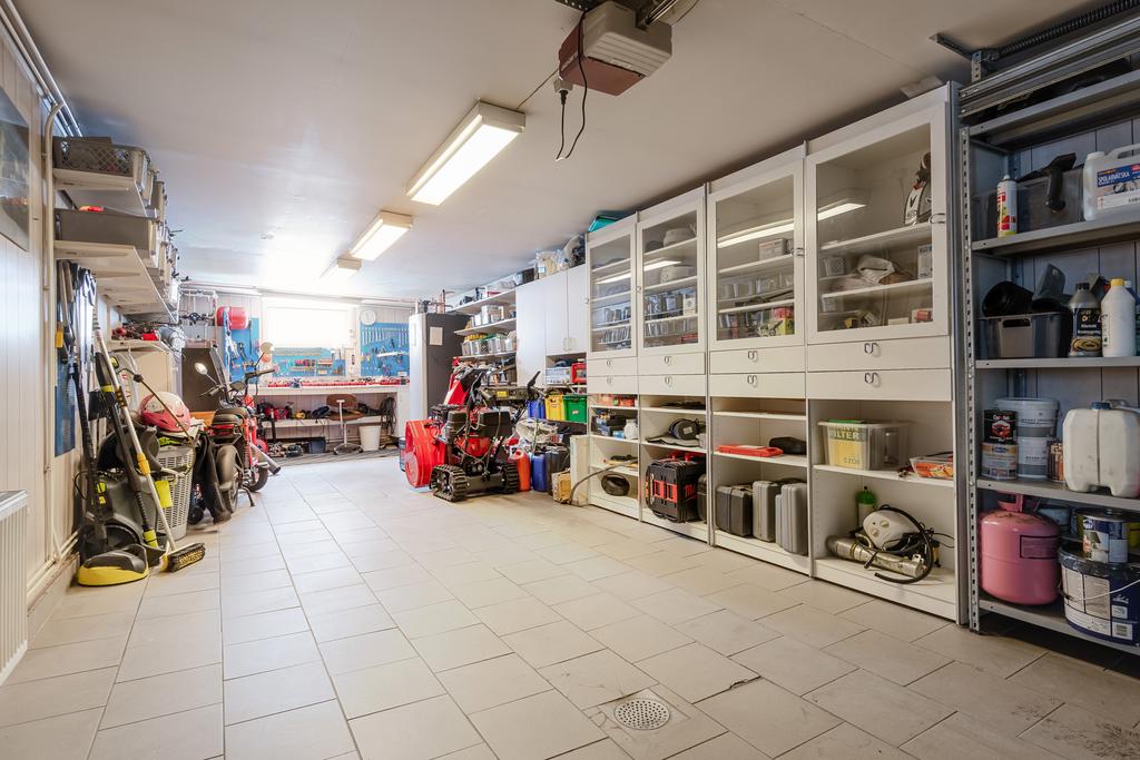 Stort garage