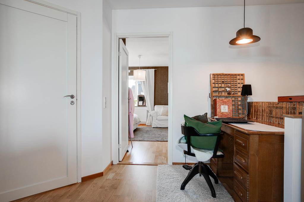 Möblerbar hall uppe