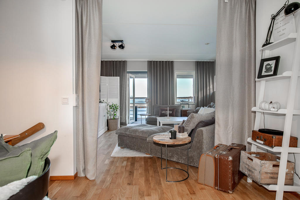 Allrum uppe m balkong