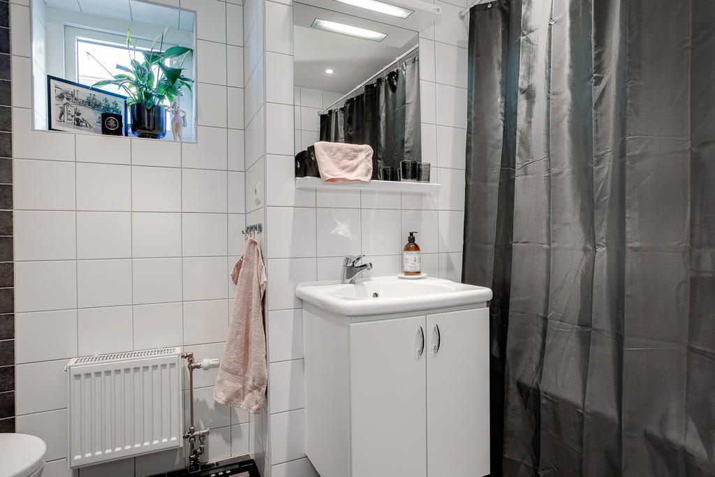 Badrum uppe m fönster