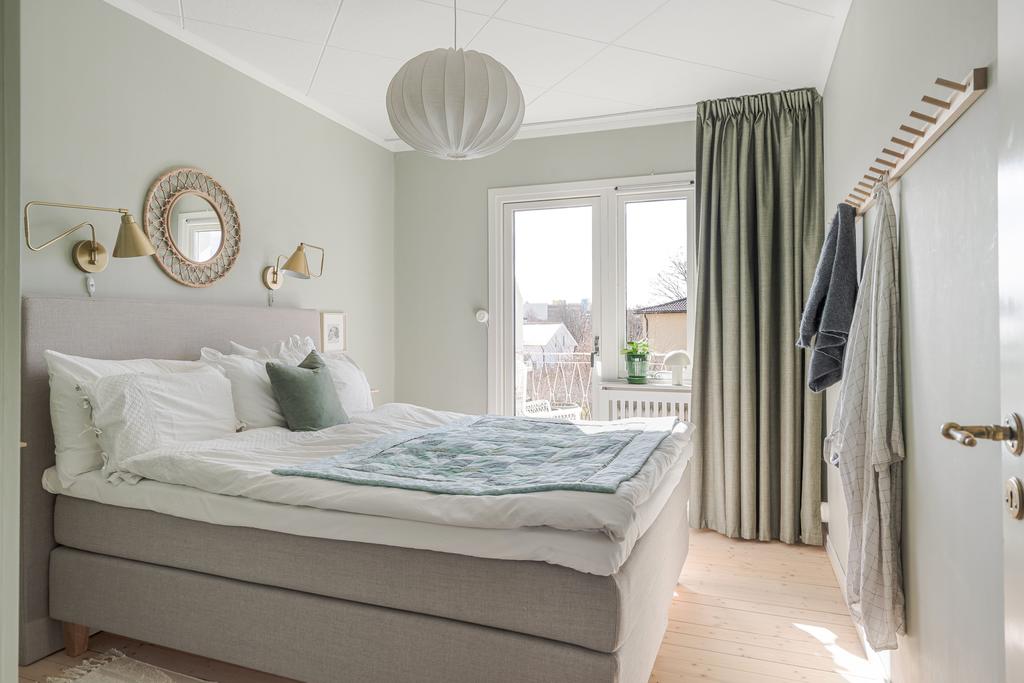 Sovrum 1 på övre plan