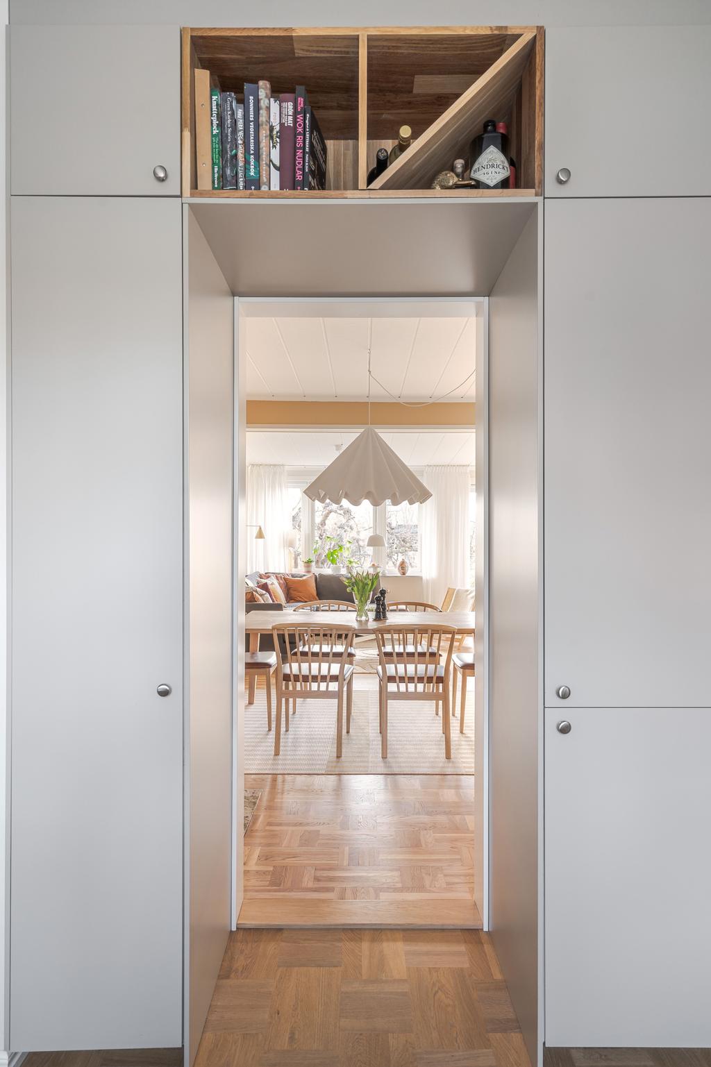 Passage in till matrum och vardagsrum