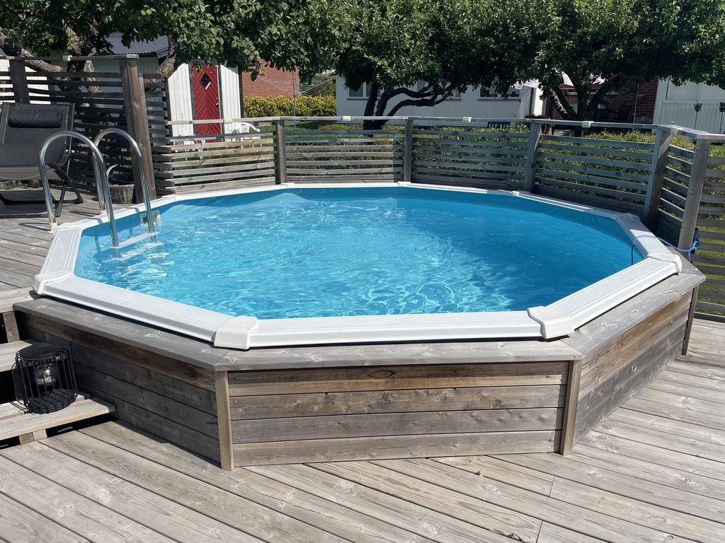 Härlig pool till sommaren