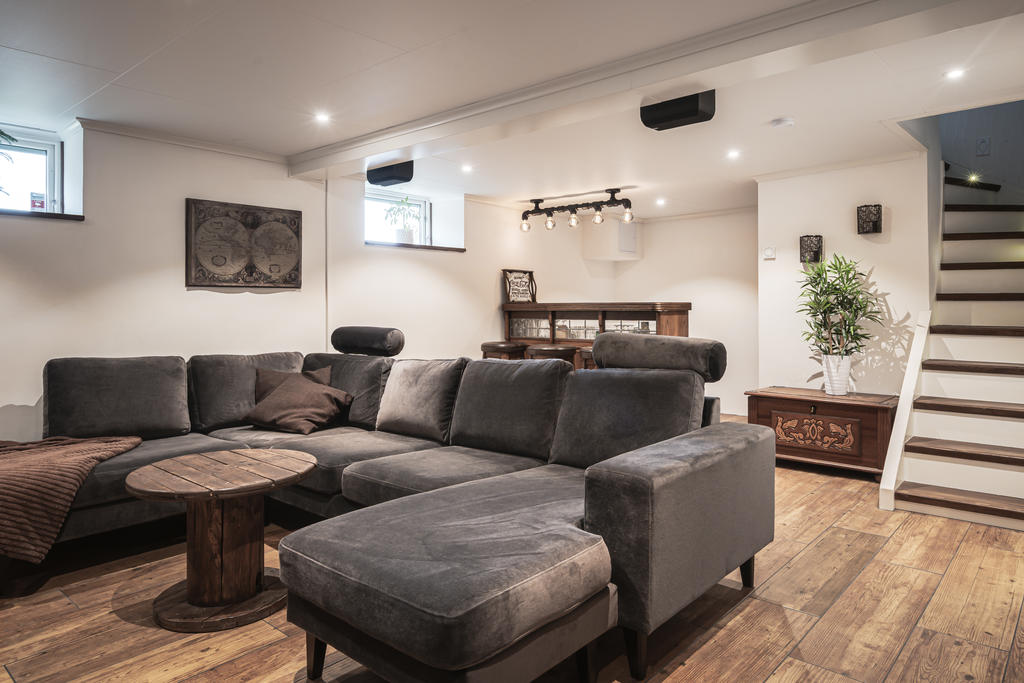 Gillestuga med bardel