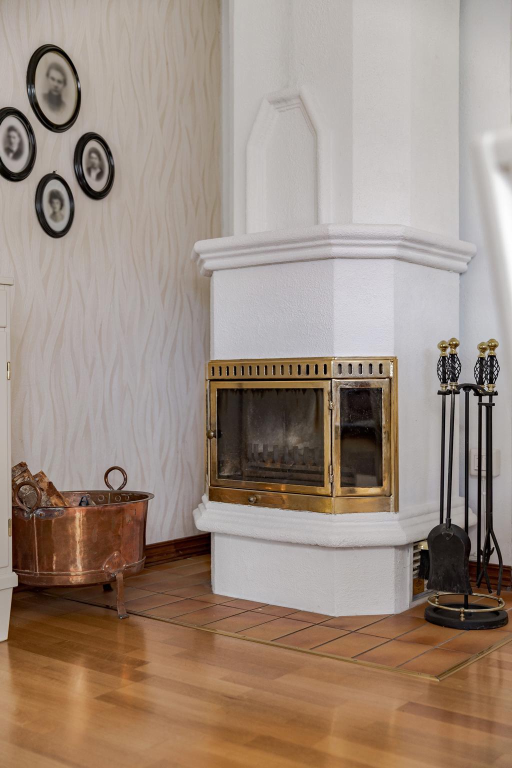 Eldstad ger komfort och är en fin inredningsdetalj