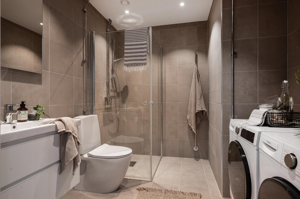 Helkaklat fräscht badrum