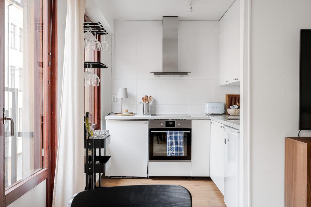 Ljust kök i stilren design