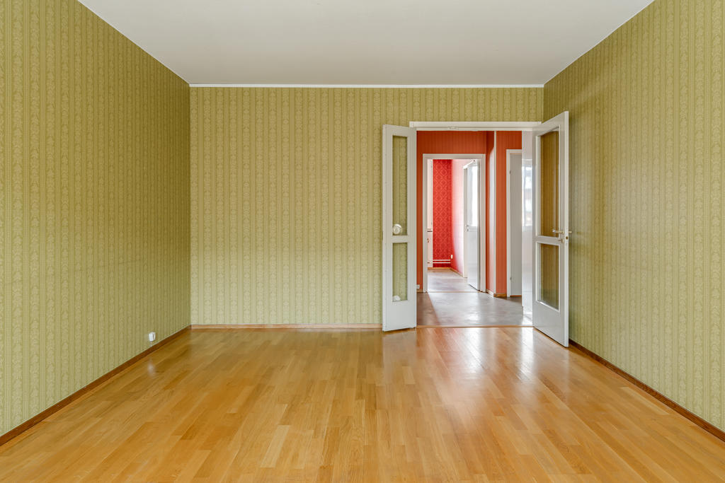 Trevligt med glasdörrar mellan hall och vardagsrum