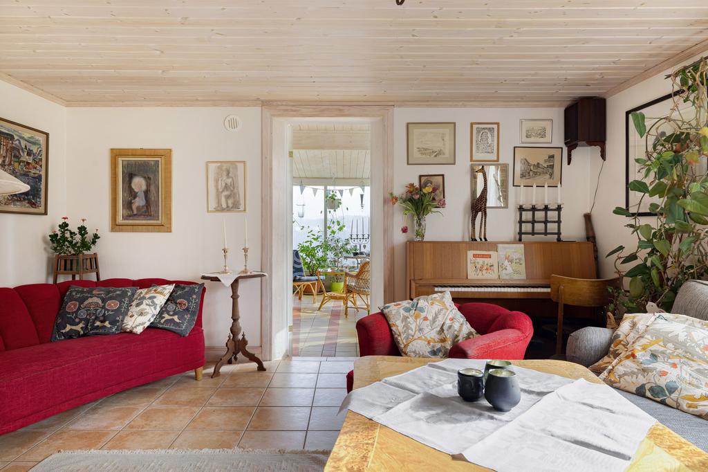 Vardagsrum med utgång till orangeri