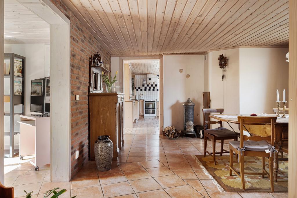 Matrum mot vardagsrum och kök