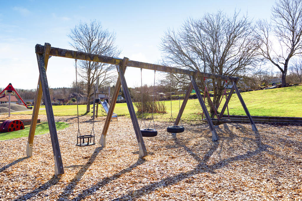 Flera lekplatser i närheten!