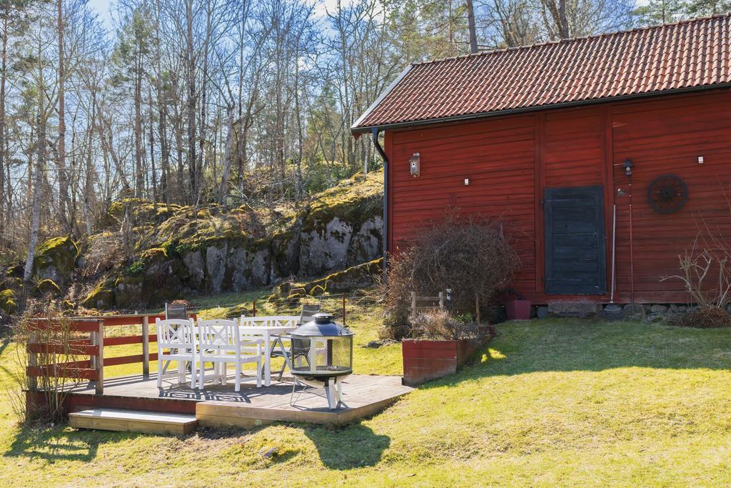 Uteplats bredvid magasinet