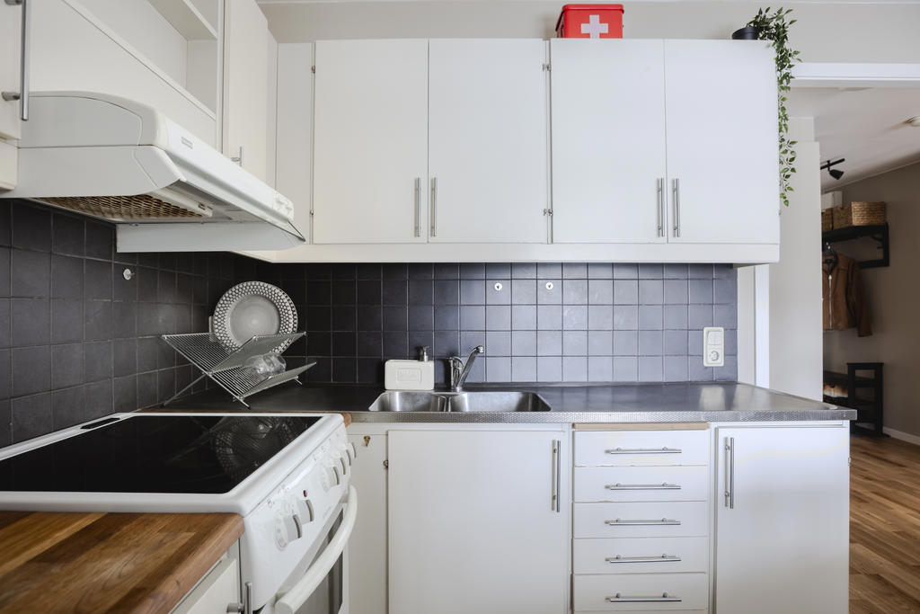 Gott om skåp och lådor