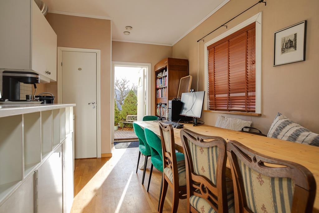 Kontor med toalett och pentry