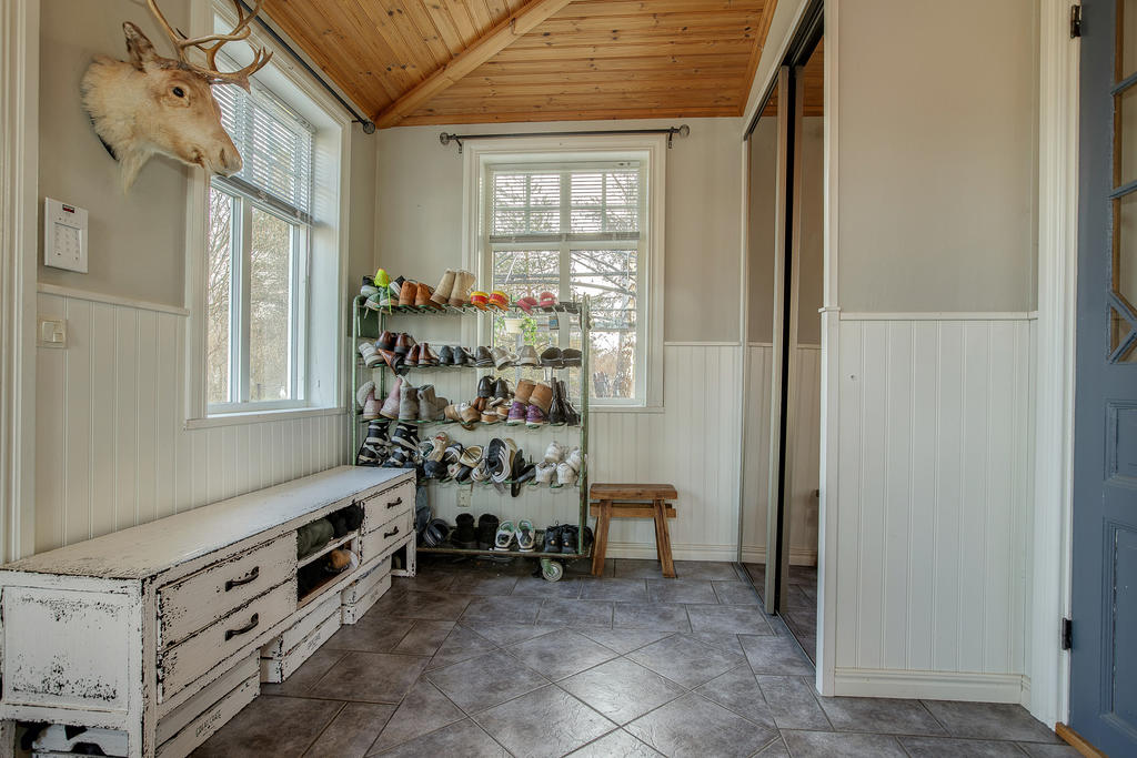 Spegelskåp för utekläder