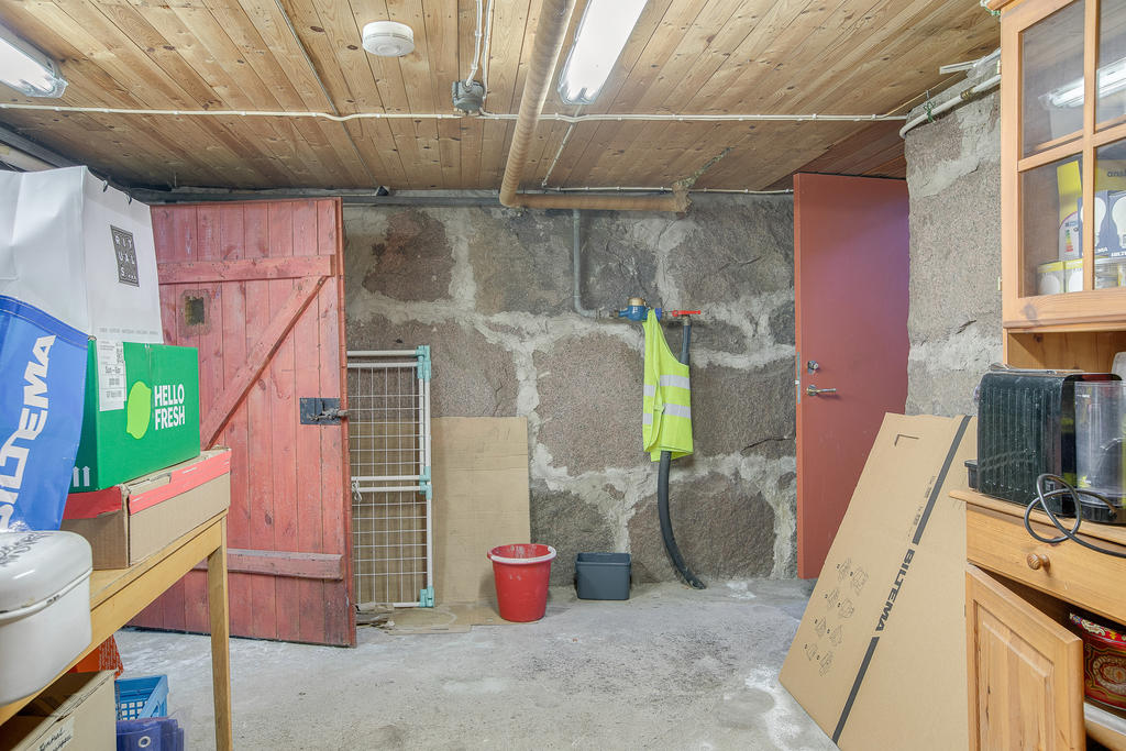 Massiva stenblock utgör grunden