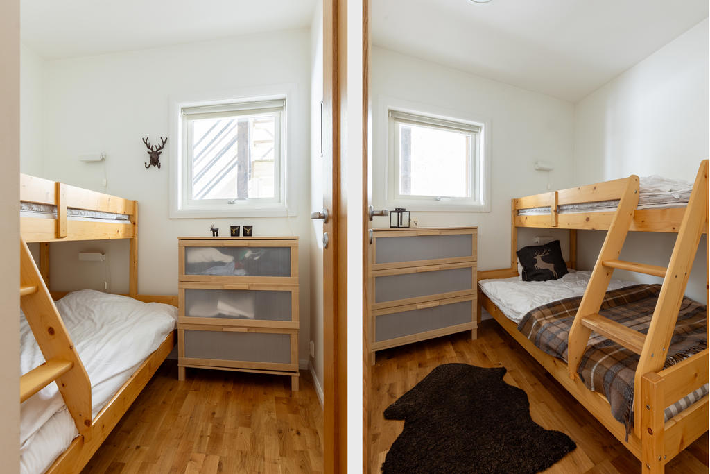 Två av lägenhetens tre sovrum.