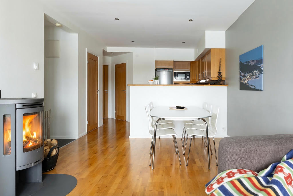 Trevligt kök och allrum i öppen planlösning