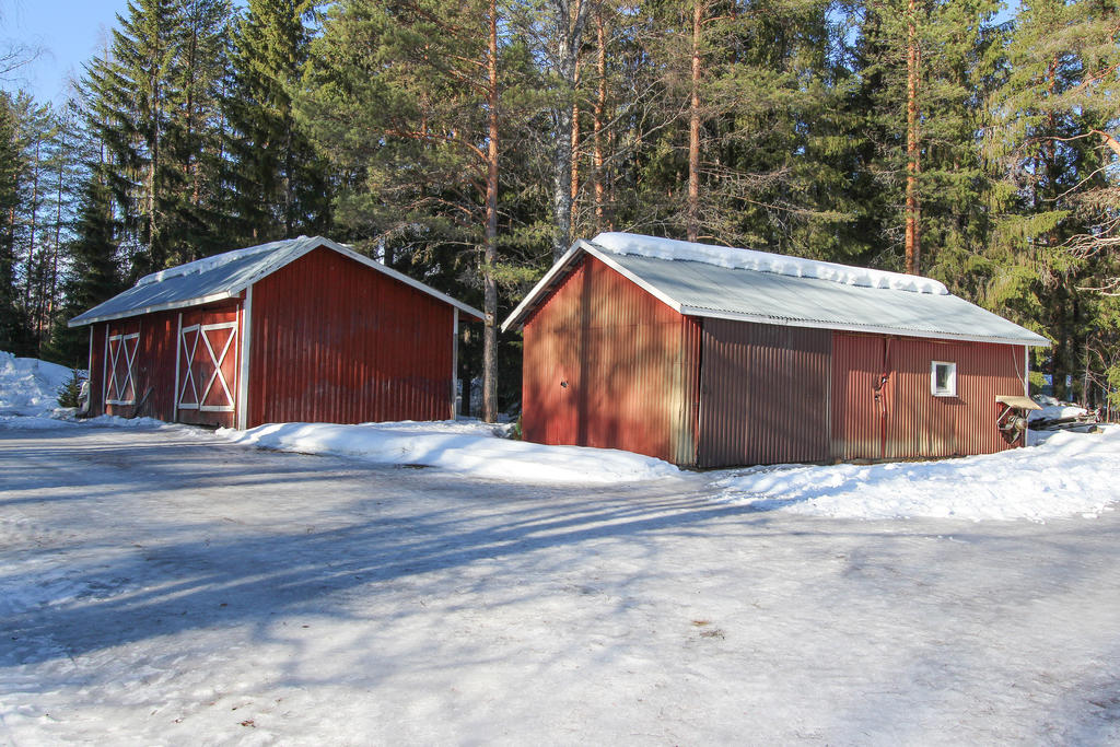 Vedbod/förråd och torkbod