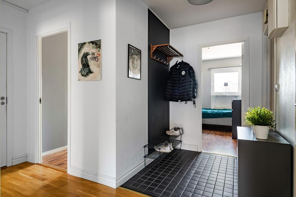 Hallen, välkommen in!