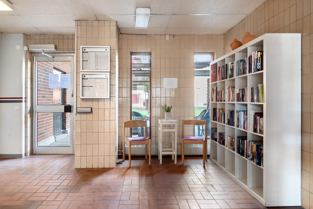 I entrén finns bokbytarhyllan