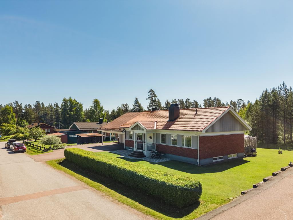 Trevlig villa med vidbyggt dubbelgarage