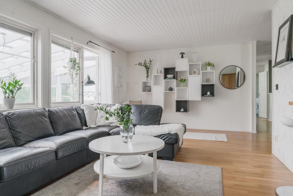 Vardagsrum med utgång till verandan