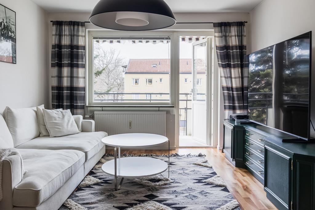 Vardagsrum mot balkong