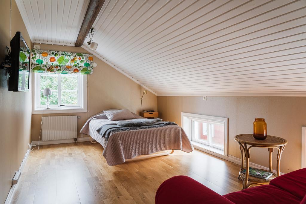 Sovrum 2 på övre plan