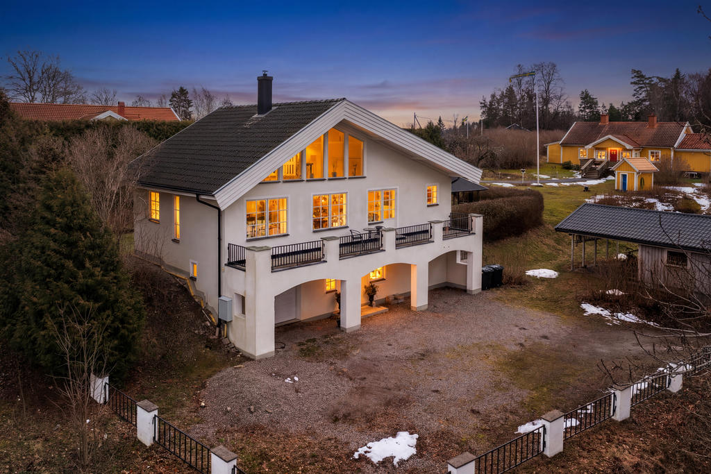 Framsida kvällstid