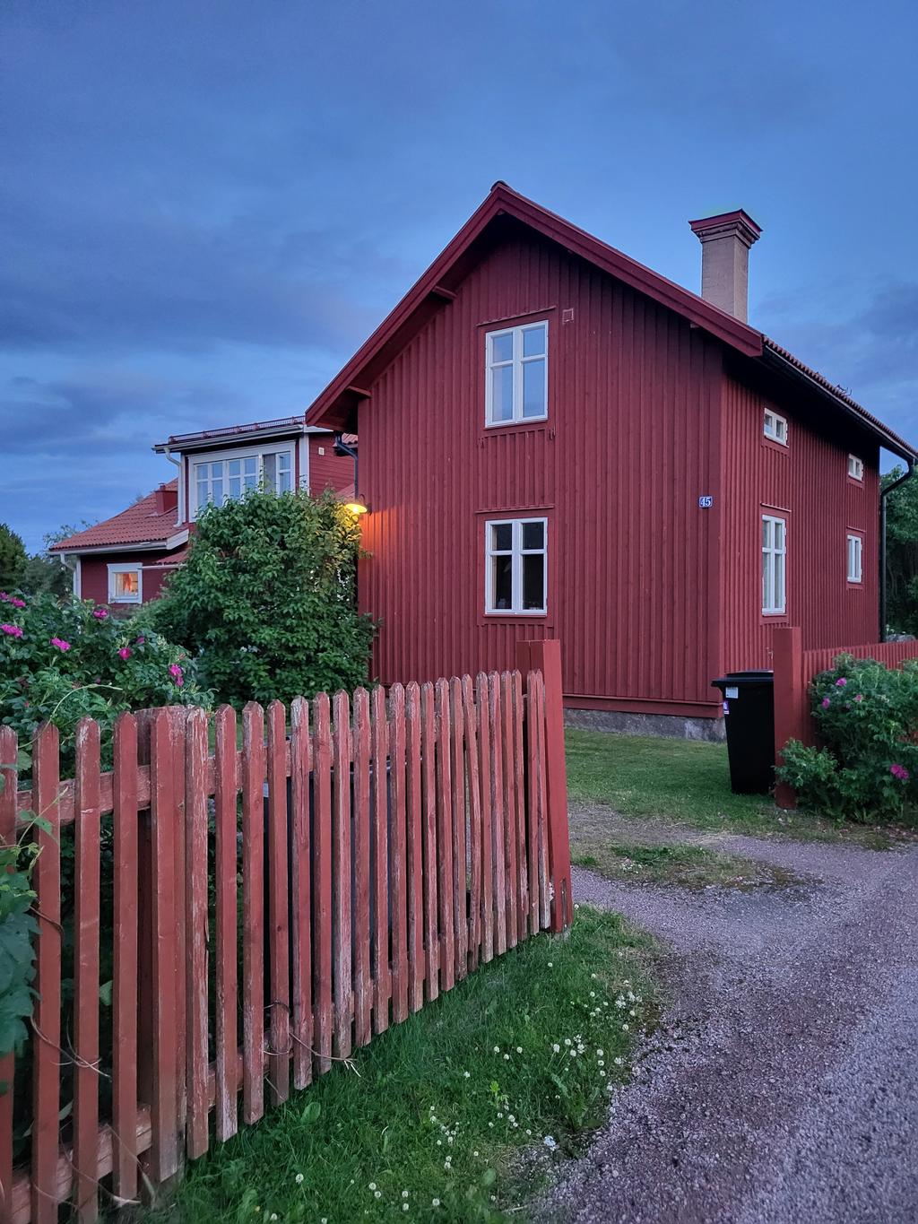 De två husen ger möjlighet till generationsboende.
