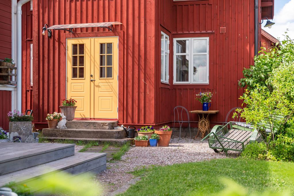 Gästhuset - Möjlighet till generationsboende, verksamhet eller hyra ut