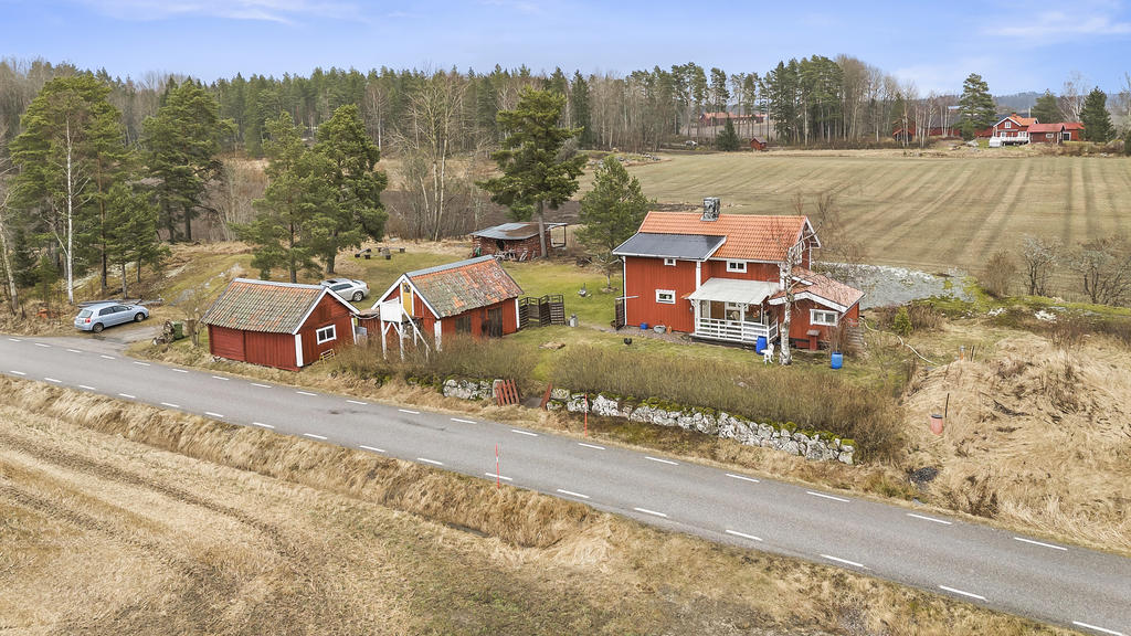 Naturskön omgivning med öppna vyer