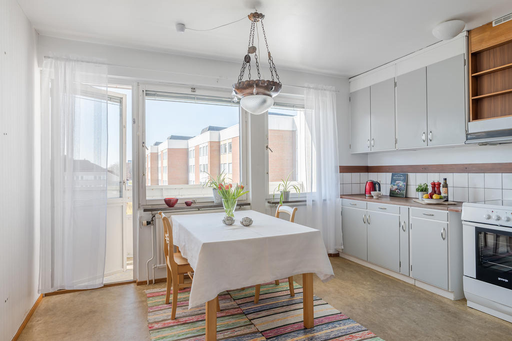 Köket har utgång till balkongen