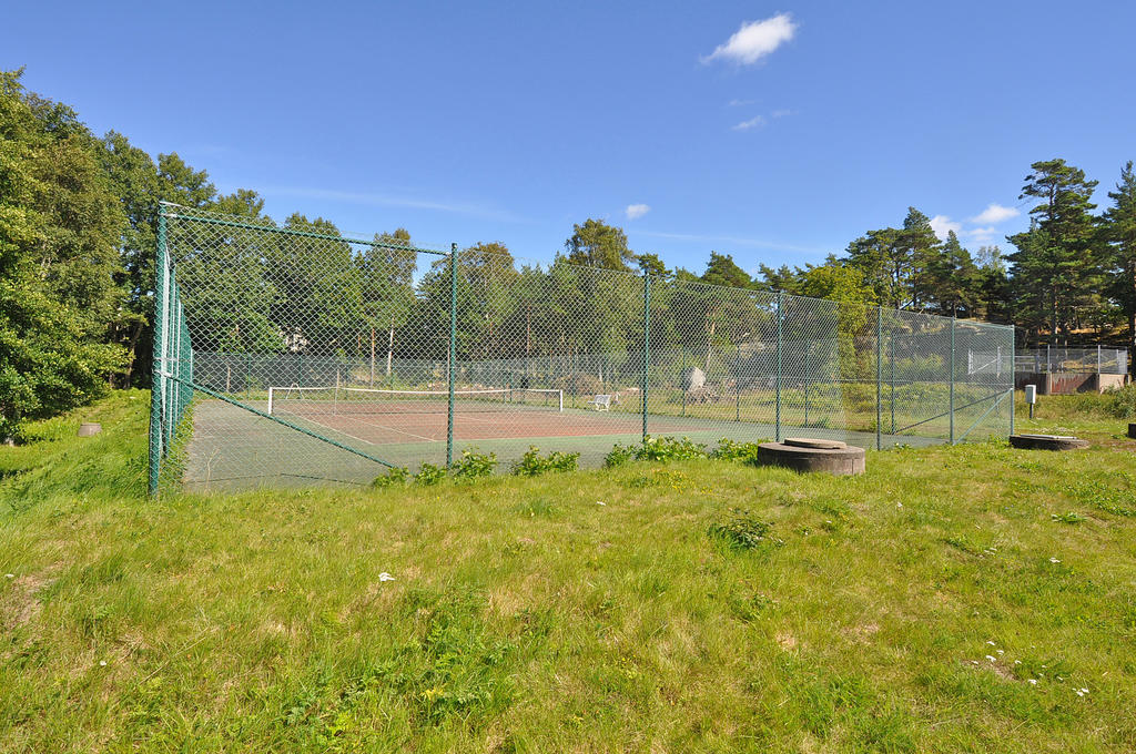 Raftötången miljöbild tennisbana
