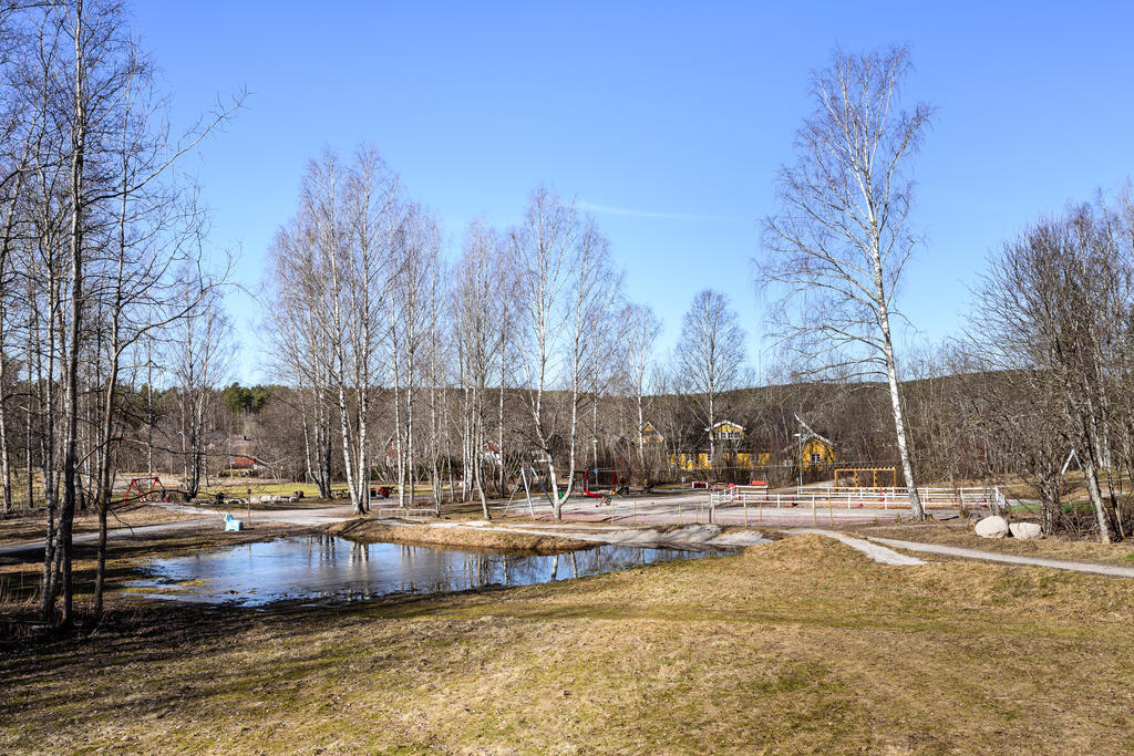 Lekpark i anslutning