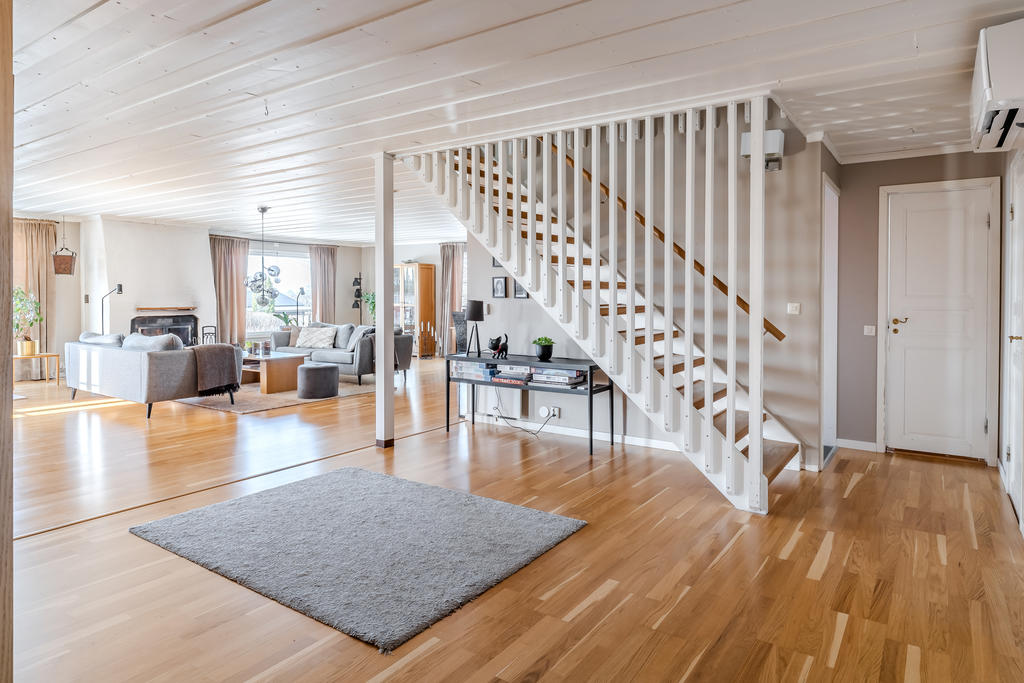 Härligt luftig känsla i den inre hallen 