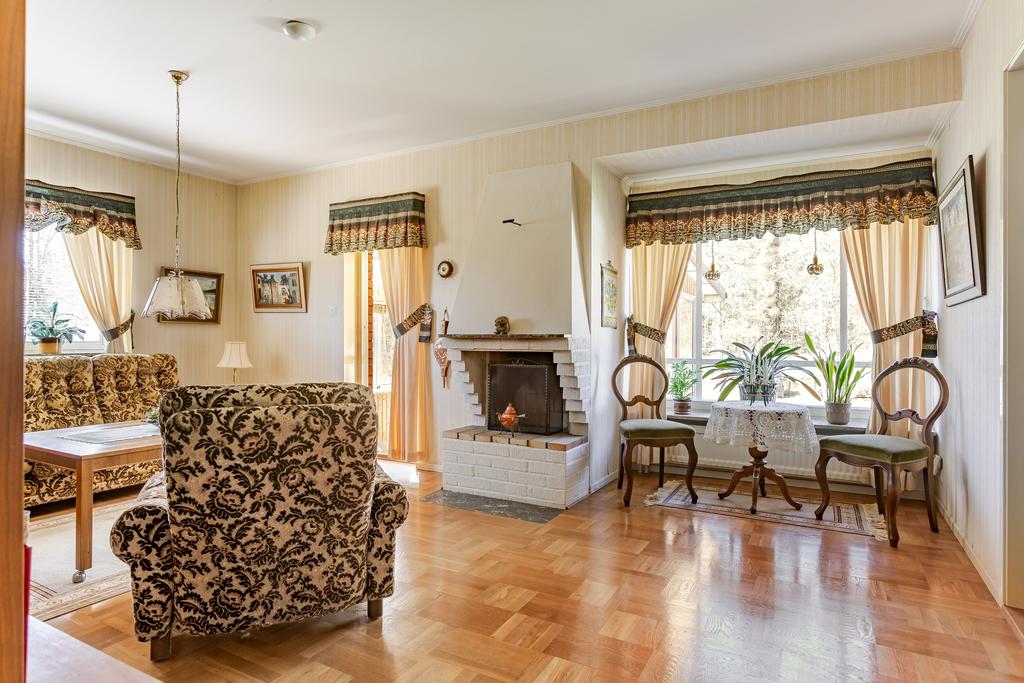 Vardagsrum med utgång till uterum