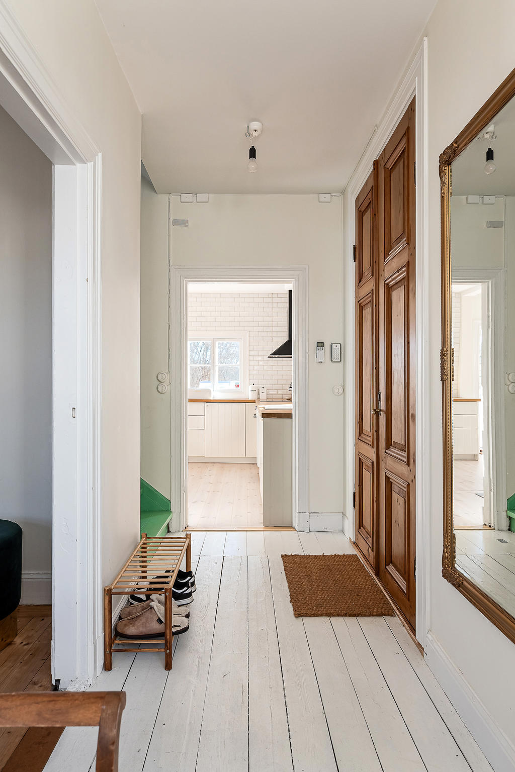 Vacker pardörr i entrén