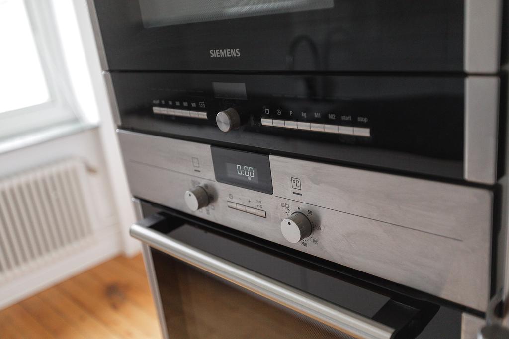 Micro och spis i rostfritt stål