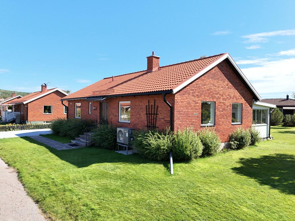 Solvägen 13 - ett renoverat hem med centralt läge!