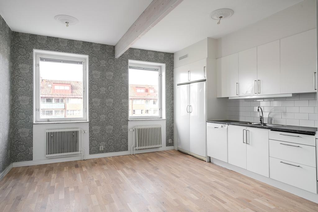 Vacker Morristapet och gott om plats för matbord