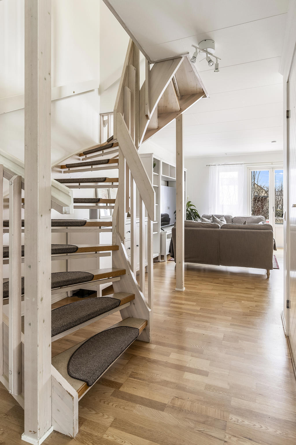 Trapp till övre plan