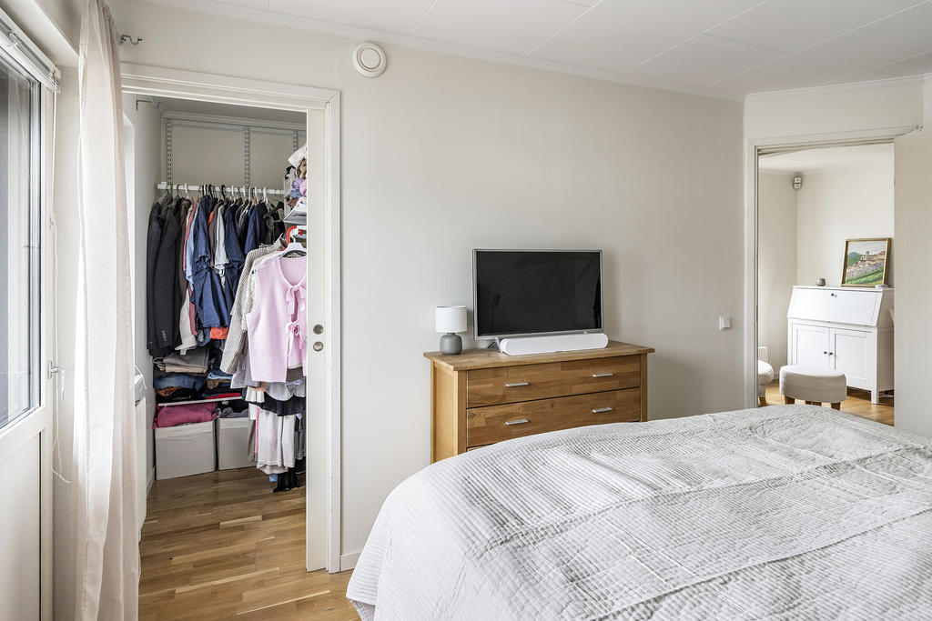 Walk-in -clothes i sovrum