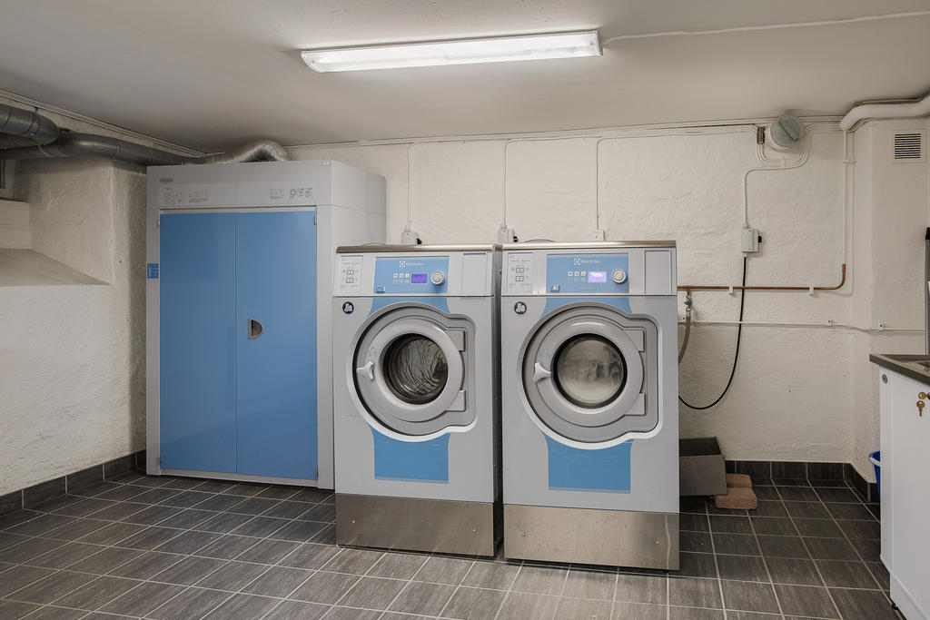 Tvättmaskin och torkskåp